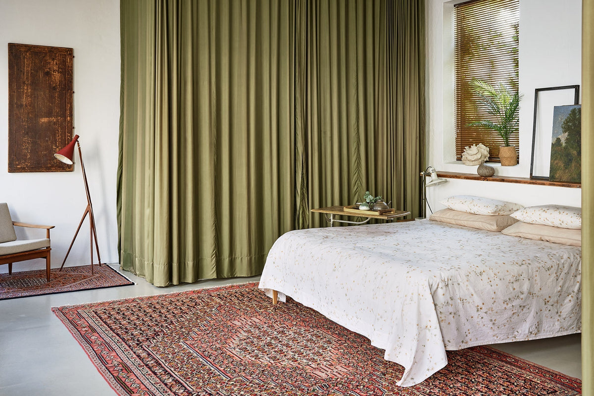 A Rug for the Bedroom: Material Recommendations for Gentle Mornings