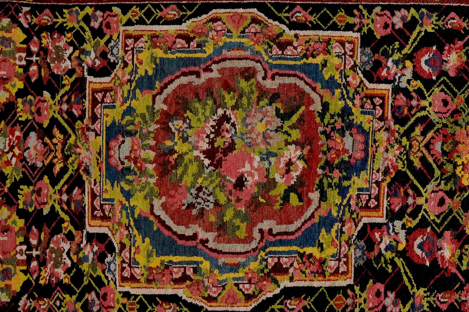 Bakhtiar — Hand-knotted, 145x217 cm, Blue, 100% Virgin Wool | View 4