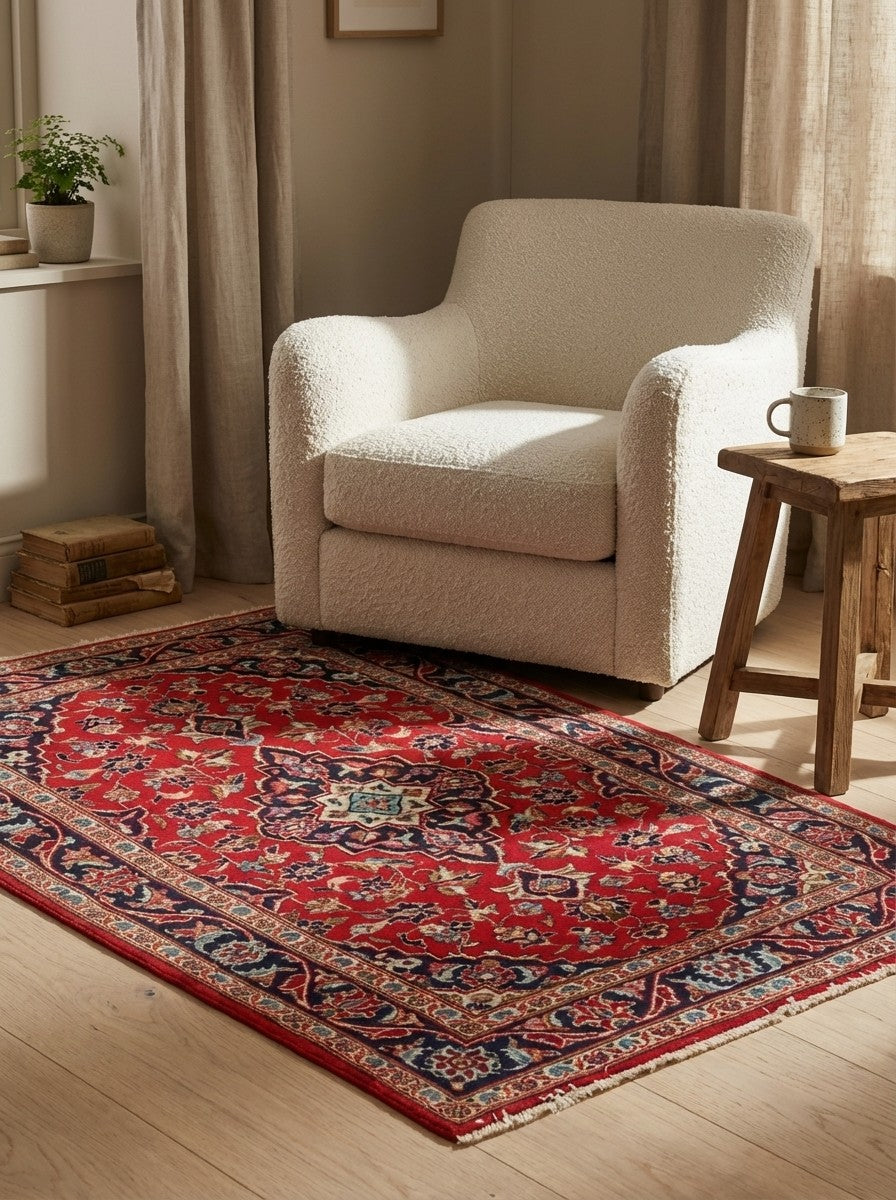 Ardakan — Hand-knotted, 104x149 cm, Red, 100% Virgin Wool | Detail view