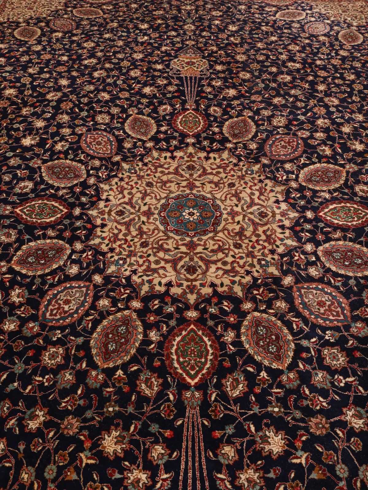 Tabriz Old — Hand-knotted, 360x540 cm, 100% Virgin Wool | View 6