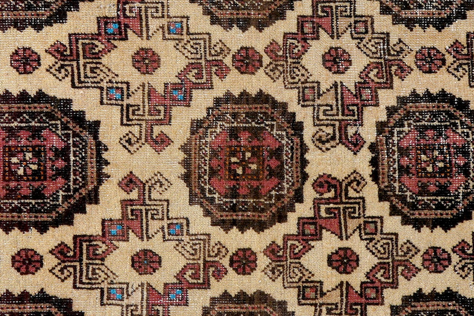Shiraz — Hand-knotted, 62x92 cm, Red, 100% Virgin Wool | View 6