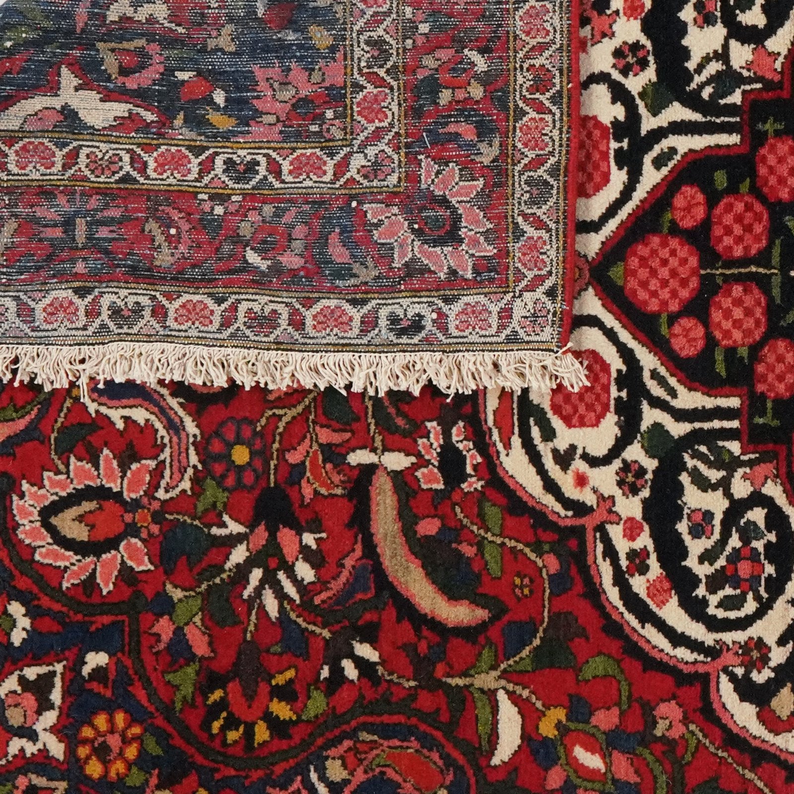 Bakhtiar — Hand-knotted, 150x209 cm, Red, 100% Virgin Wool | View 6