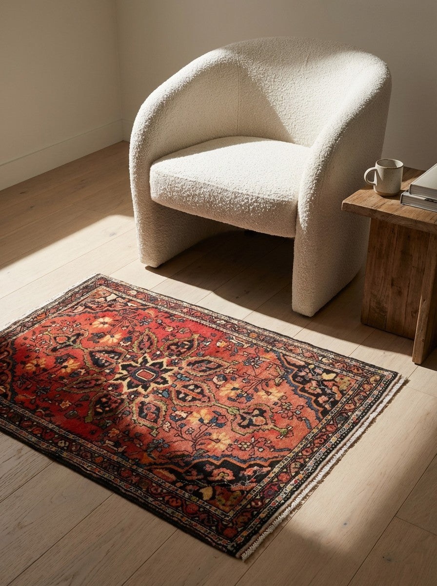 Malayer — Hand-knotted, 54x72 cm, Red, 100% Virgin Wool | Detail view