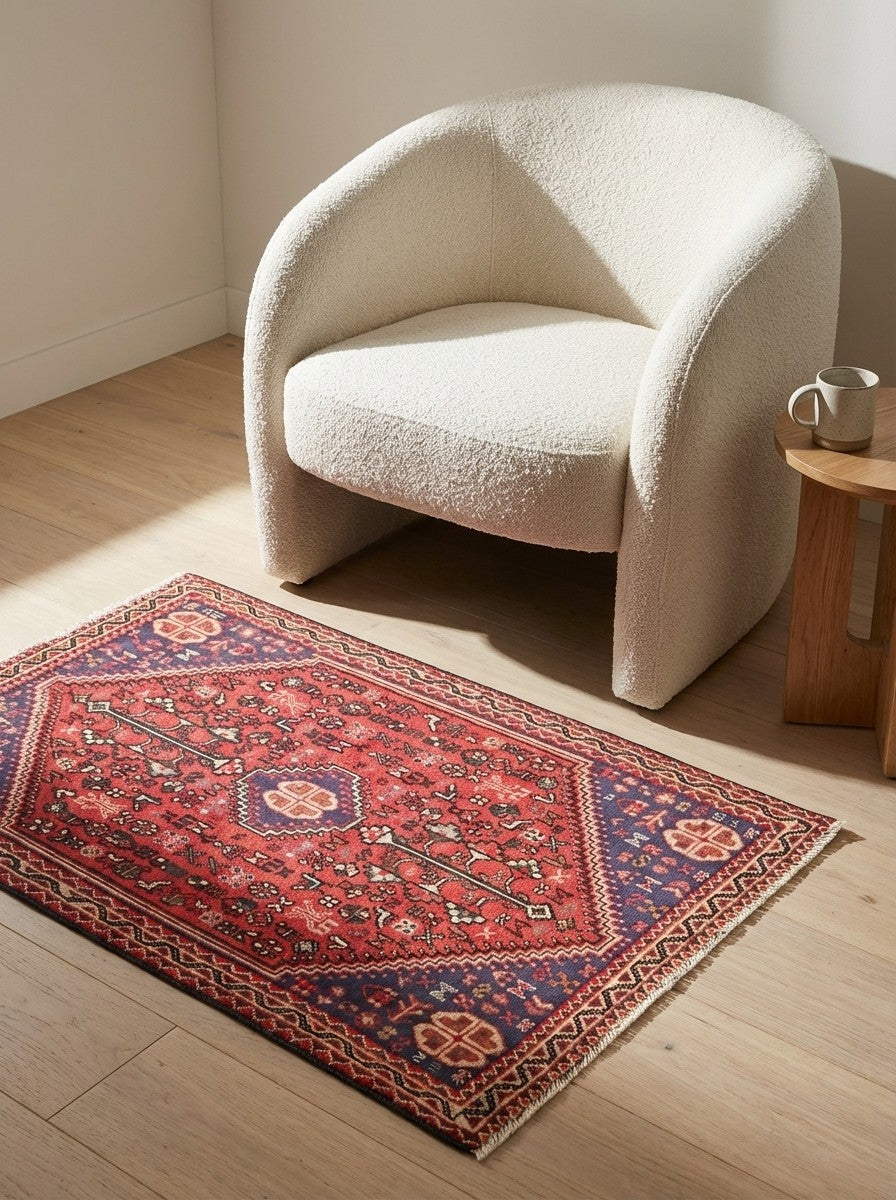 Abadeh — Hand-knotted, 57x93 cm, Red, 100% Virgin Wool | Detail view