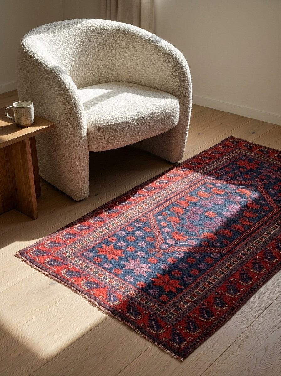 Yagdjibedir — Hand-knotted, 106x182 cm, Blue, 100% Virgin Wool | Detail view