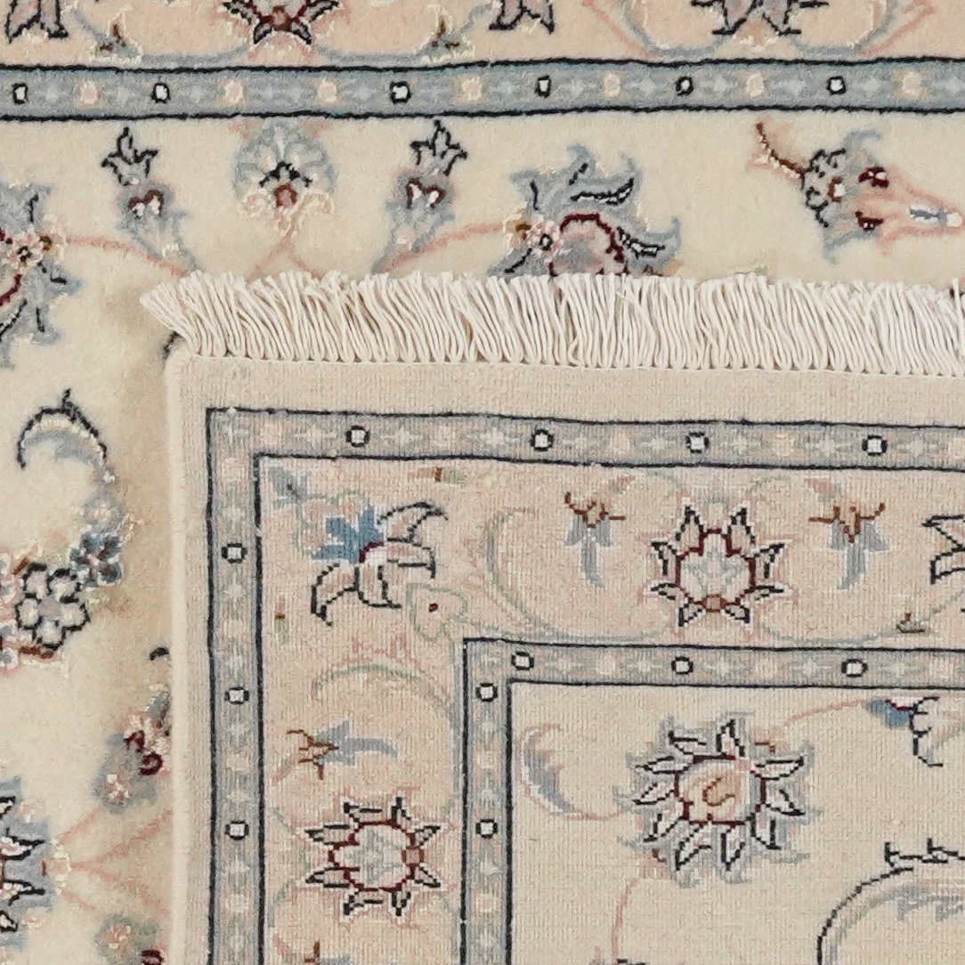 Nain 9La — Hand-knotted, 83x109 cm, Beige, 100% Virgin Wool | View 6