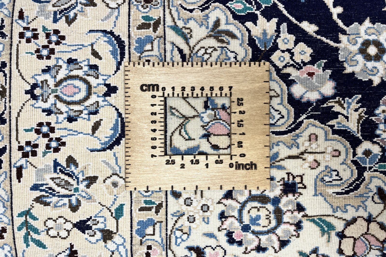 Nain 9La — Hand-knotted, 147x211 cm, Blue, 100% Virgin Wool | View 11