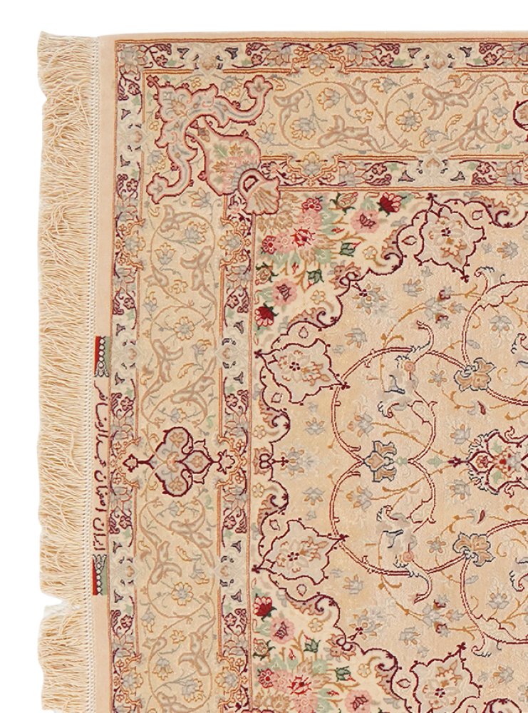 Isfahan — Hand-knotted, 107x167 cm, Beige, 90% Seide, 10% Schurwolle | View 3