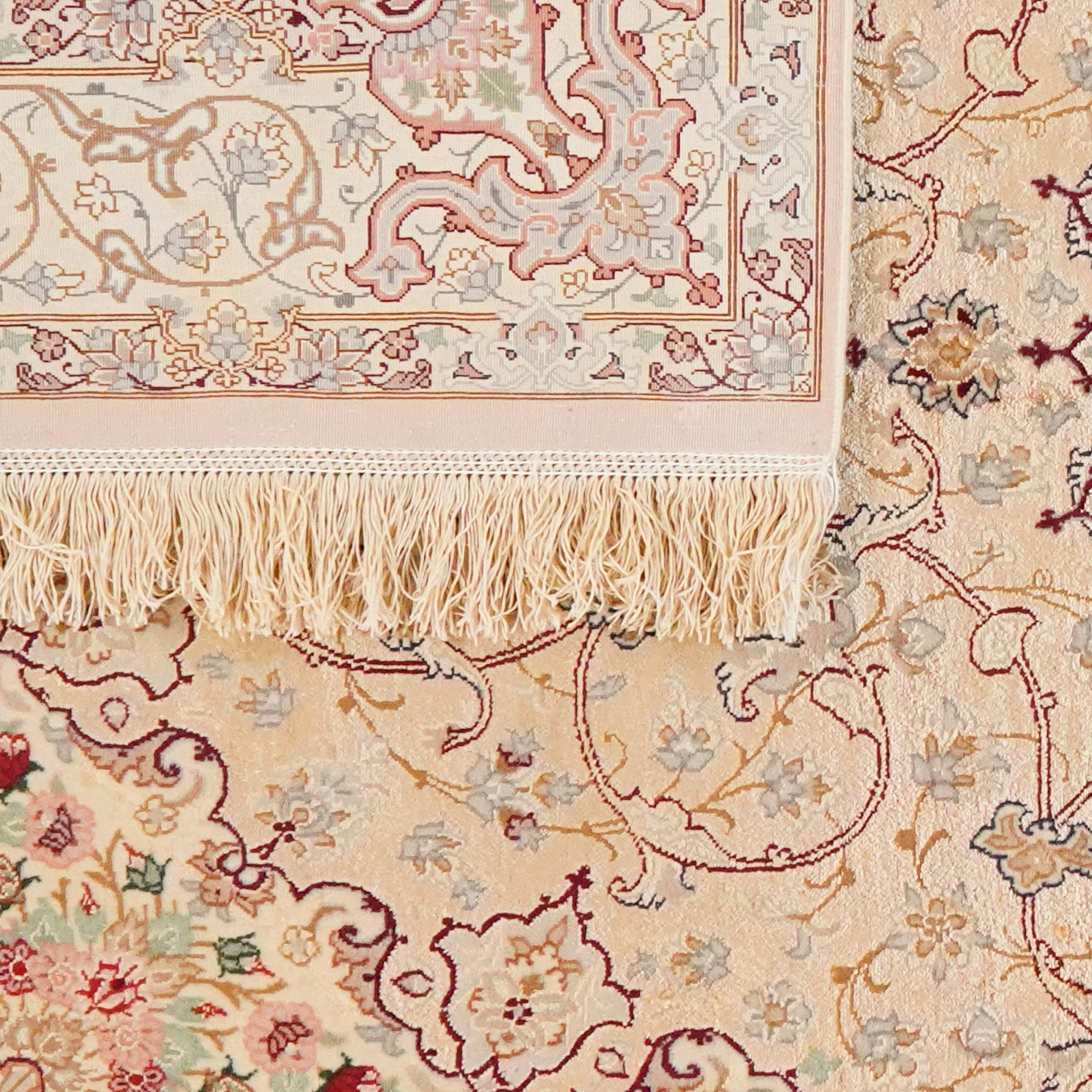 Isfahan — Hand-knotted, 107x167 cm, Beige, 90% Seide, 10% Schurwolle | View 6