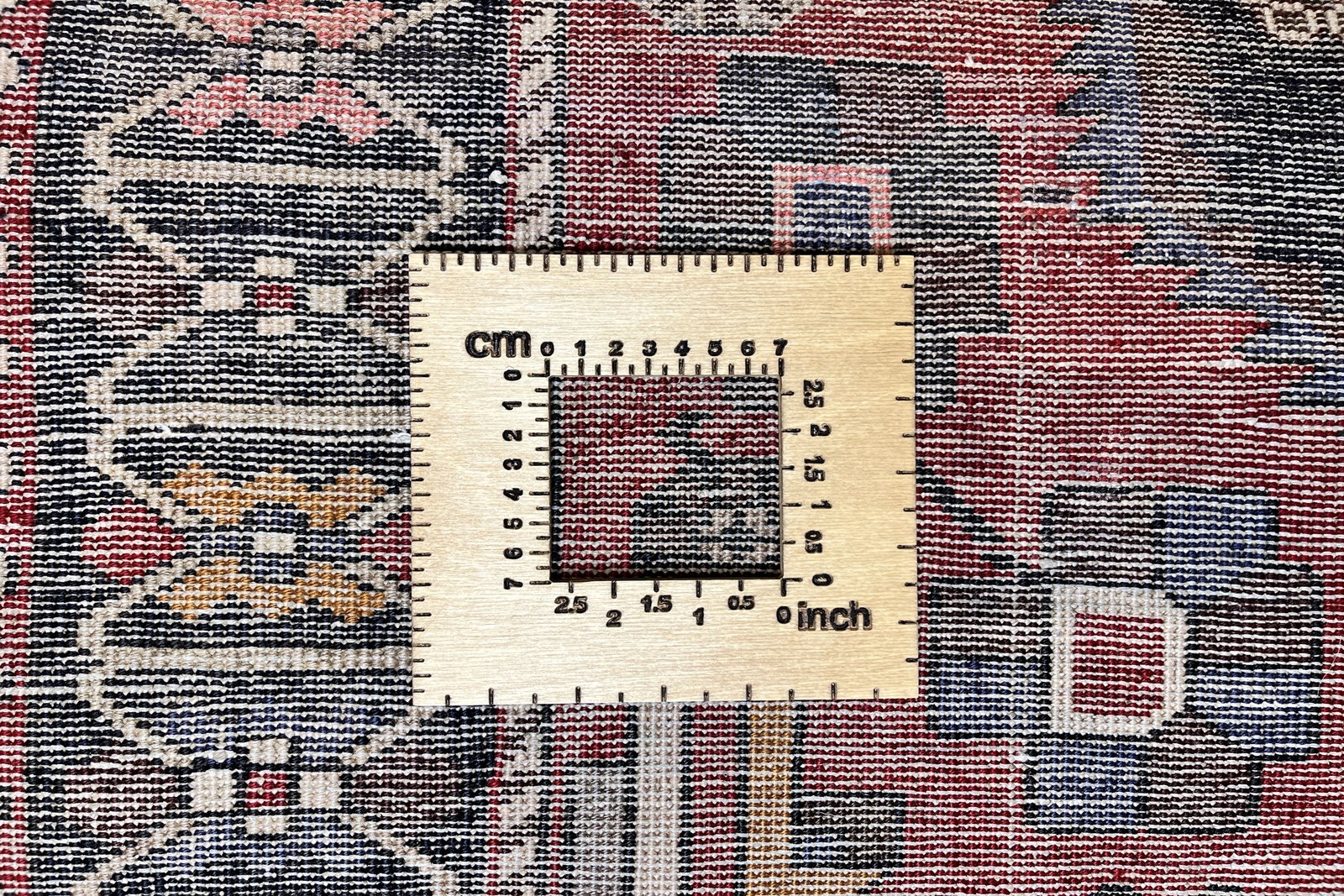 Bakhtiar — Hand-knotted, 159x207 cm, Red, 100% Virgin Wool | View 11