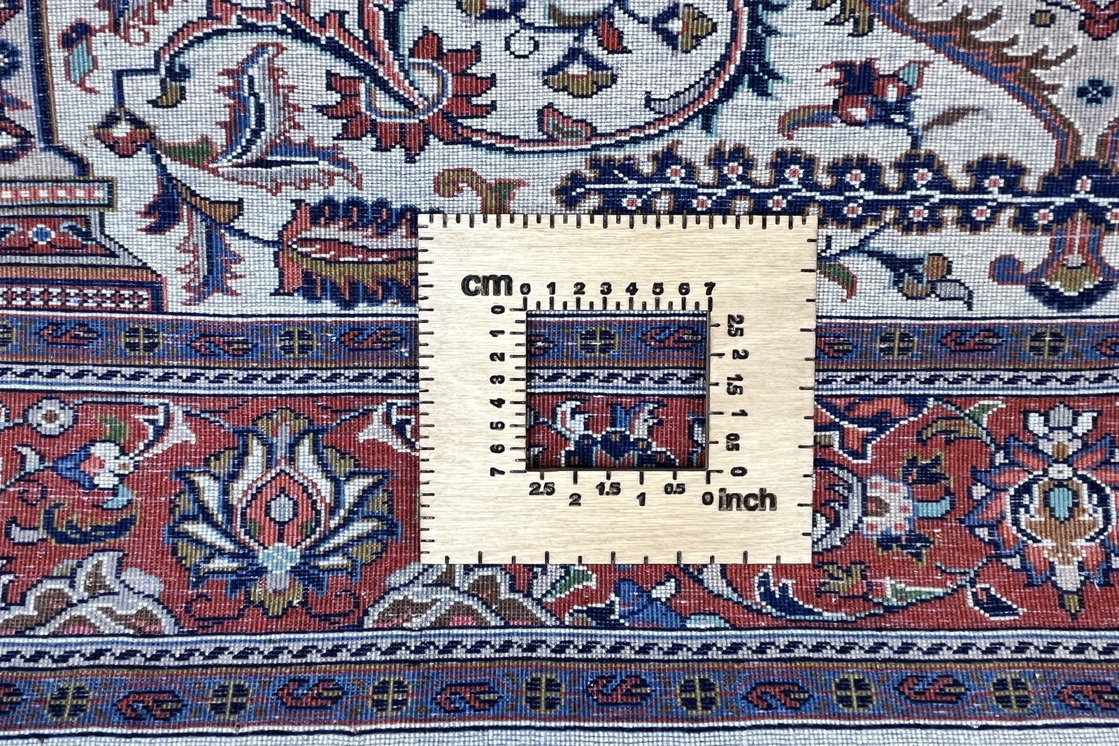 Sarough — Hand-knotted, 137x196 cm, Beige, 100% Virgin Wool | View 11