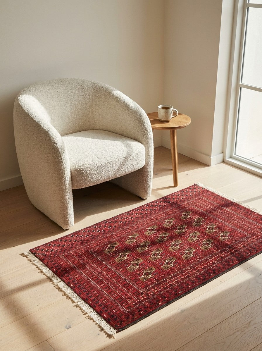 Belutch — Hand-knotted, 125x67 cm, Red, 100% Virgin Wool | Detail view