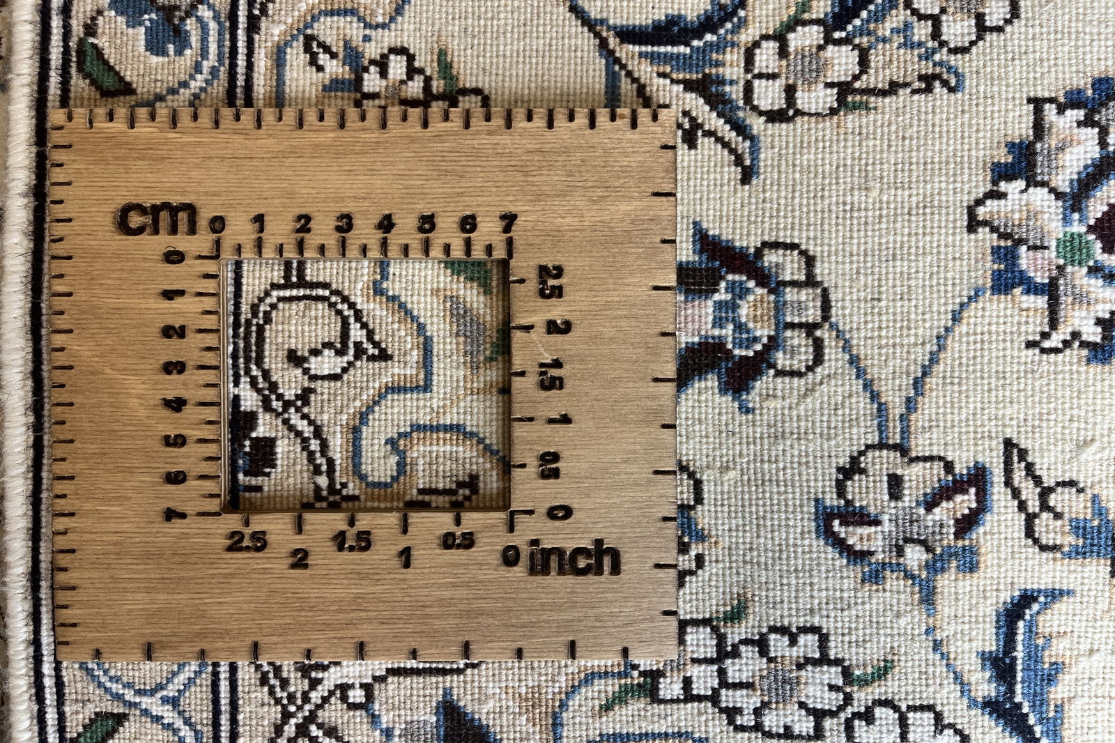 Nain 9La — Handgefertigt, 136x89 cm, Beige, 100% Virgin Wool | View 10