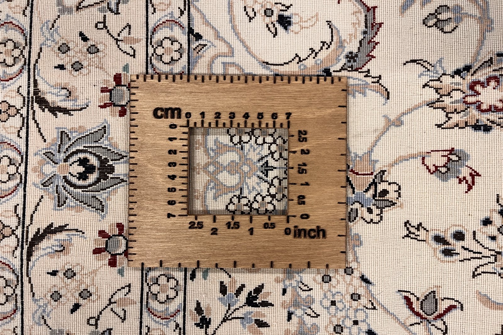 Nain 6La — Hand-knotted, 105x158 cm, Beige, 100% Virgin Wool | View 11