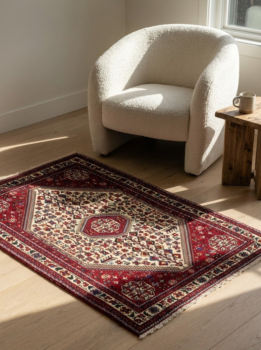Abadeh — Hand-knotted, 100x151 cm, Beige, 100% Virgin Wool | Detail view