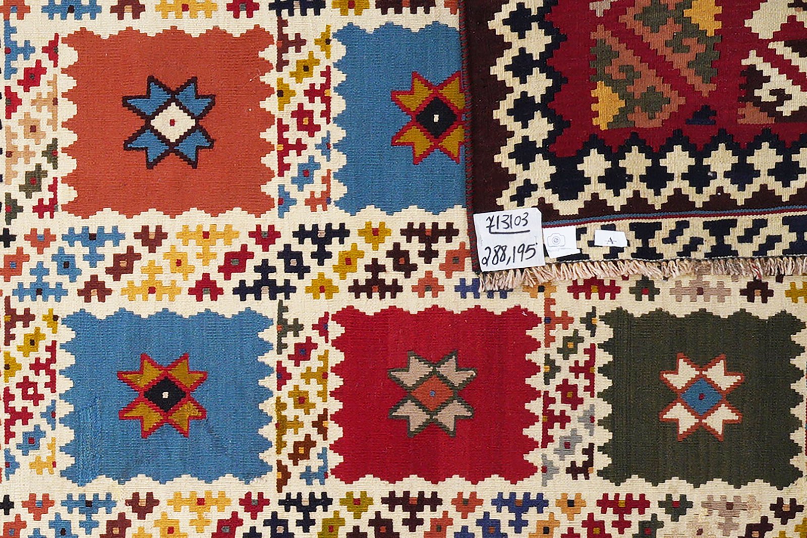 Kelim Gashgai Old — Handmade, 195x288 cm, Beige, 100% Virgin Wool | View 5