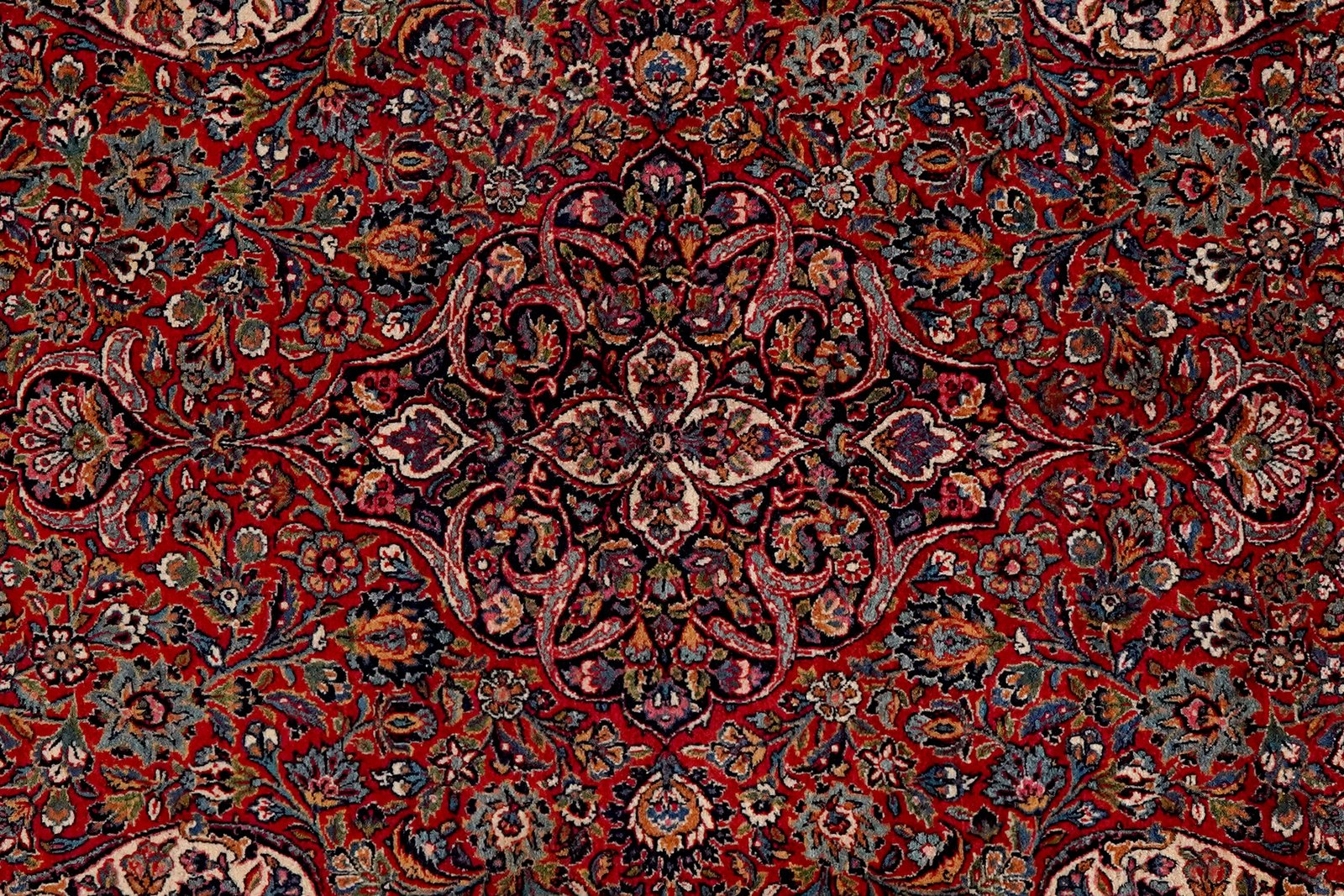 Ghazvin — Hand-knotted, 136x223 cm, Red, 100% Virgin Wool | View 4