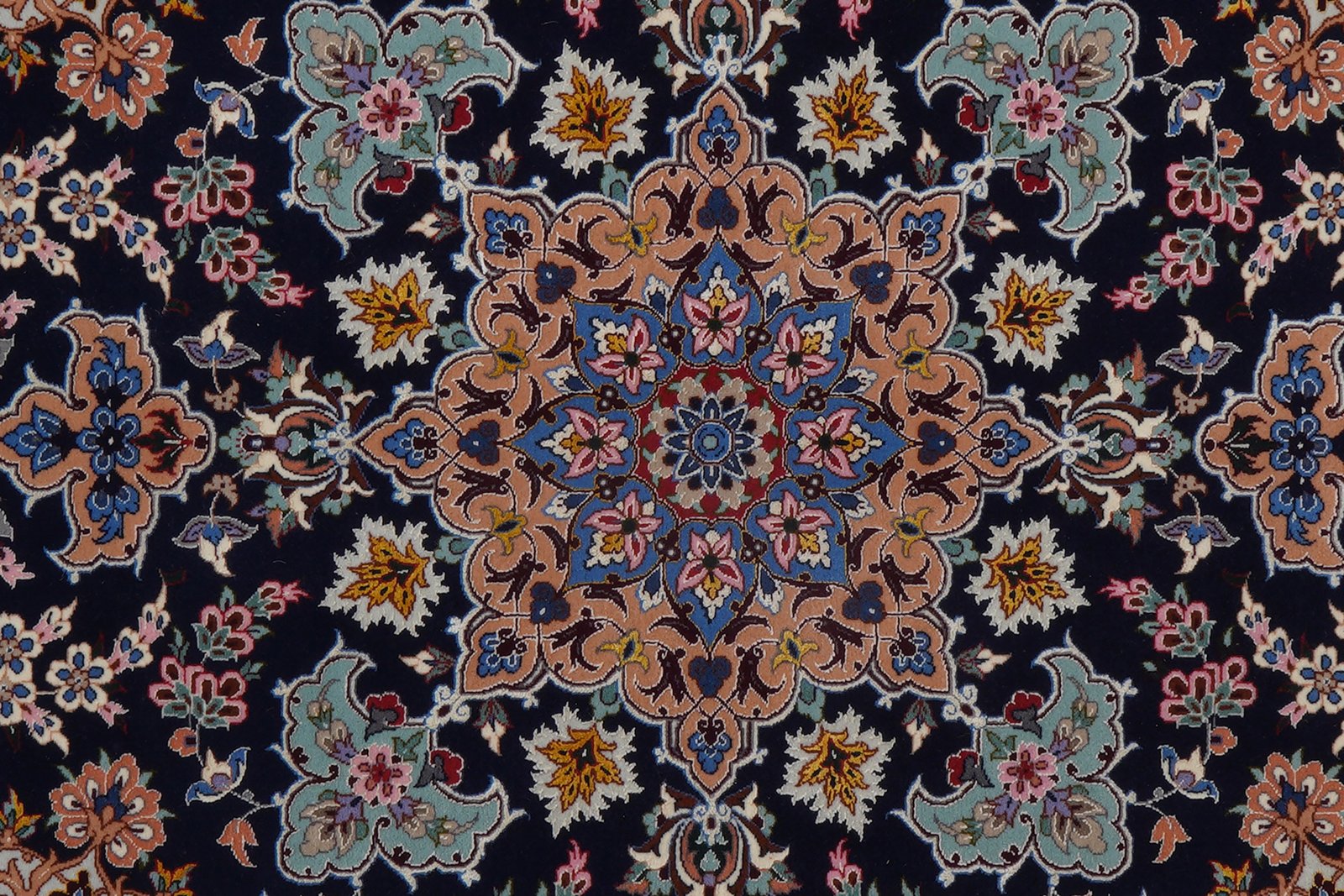Isfahan — Hand-knotted, 111x161 cm, Blue, 95% Schurwolle, 5% Seide | View 8