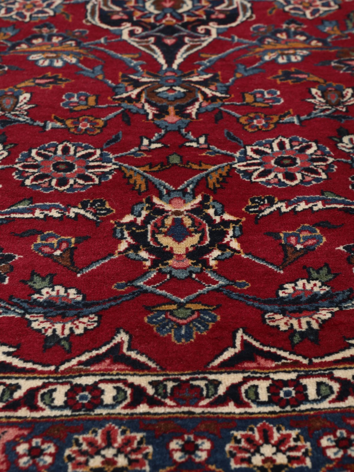 Kashan — Hand-knotted, 339x493 cm, 100% Virgin Wool | View 8