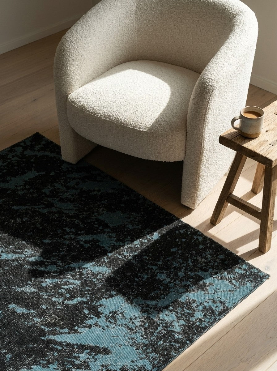 Vintage — Hand-knotted, 132x148 cm, Blue, 100% Virgin Wool | Detail view