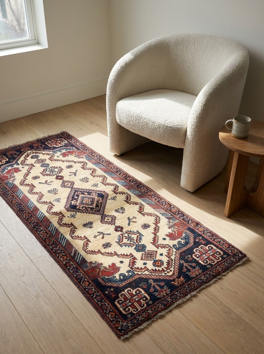 Kashkuli — Hand-knotted, 87x195 cm, Beige, 100% Virgin Wool | Detail view