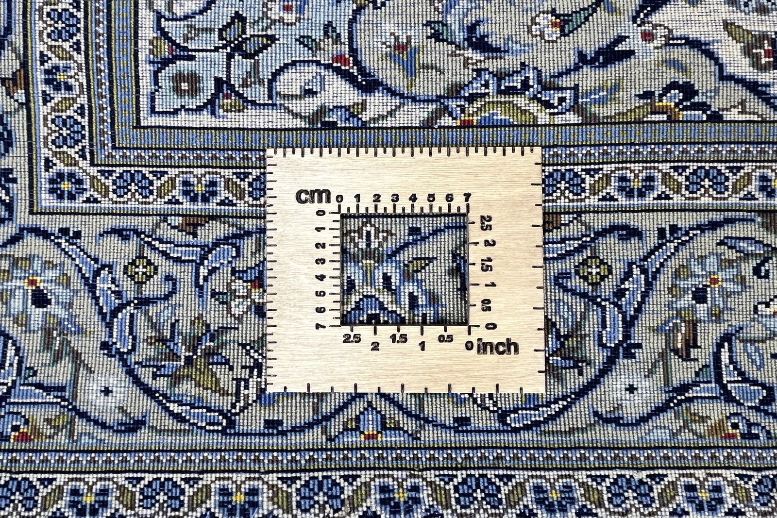 Kashan — Hand-knotted, 143x193 cm, Beige, 100% Virgin Wool | View 11