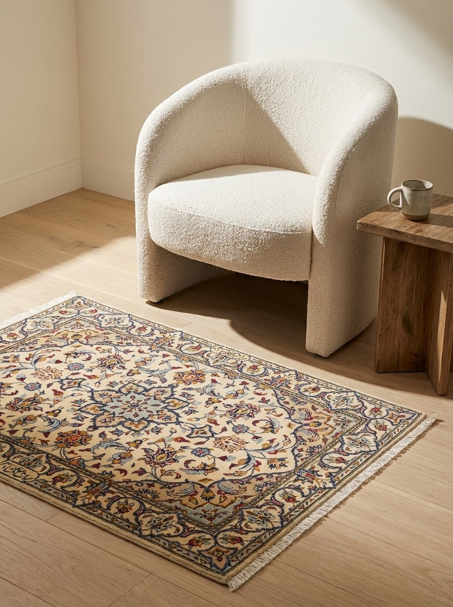 Kashan — Hand-knotted, 101x75 cm, Beige, 100% Virgin Wool | Detail view