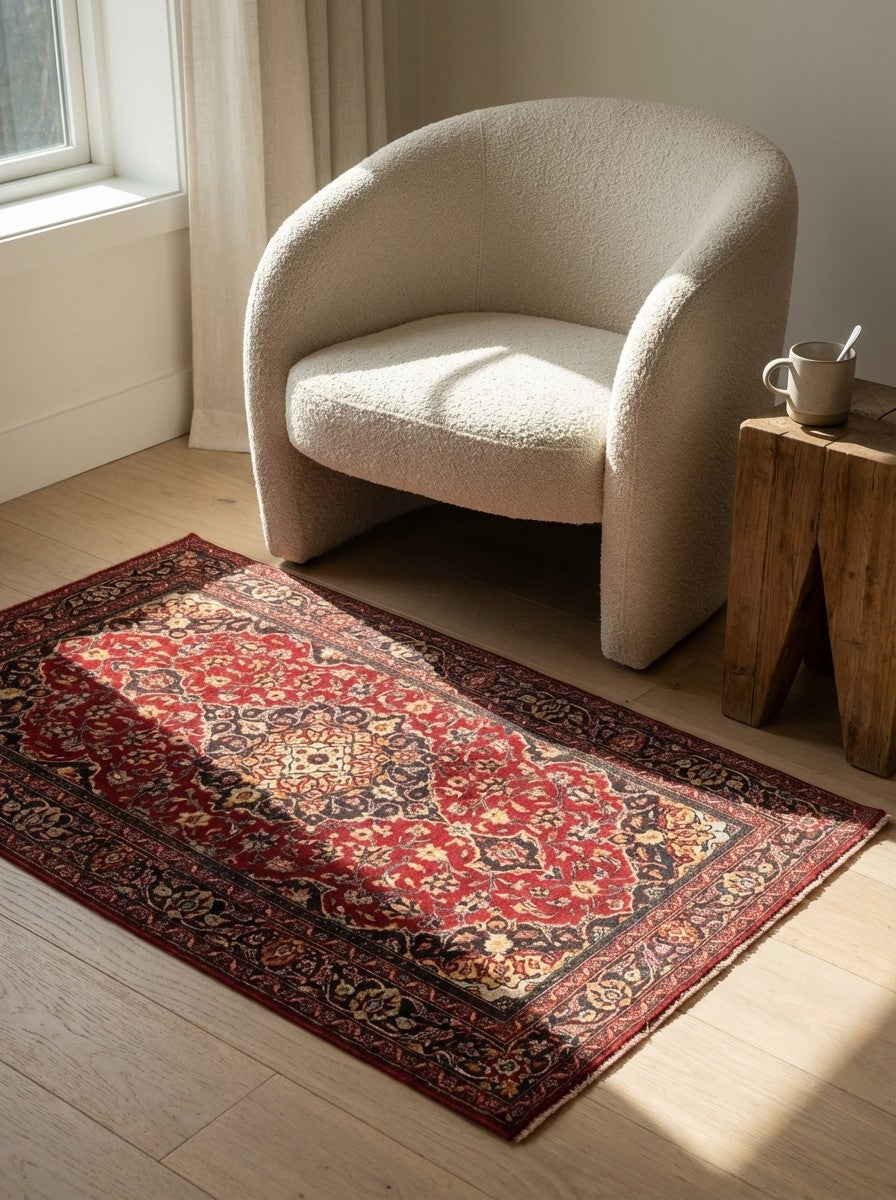 Belutch — Hand-knotted, 102x182 cm, Red, 100% Virgin Wool | Detail view
