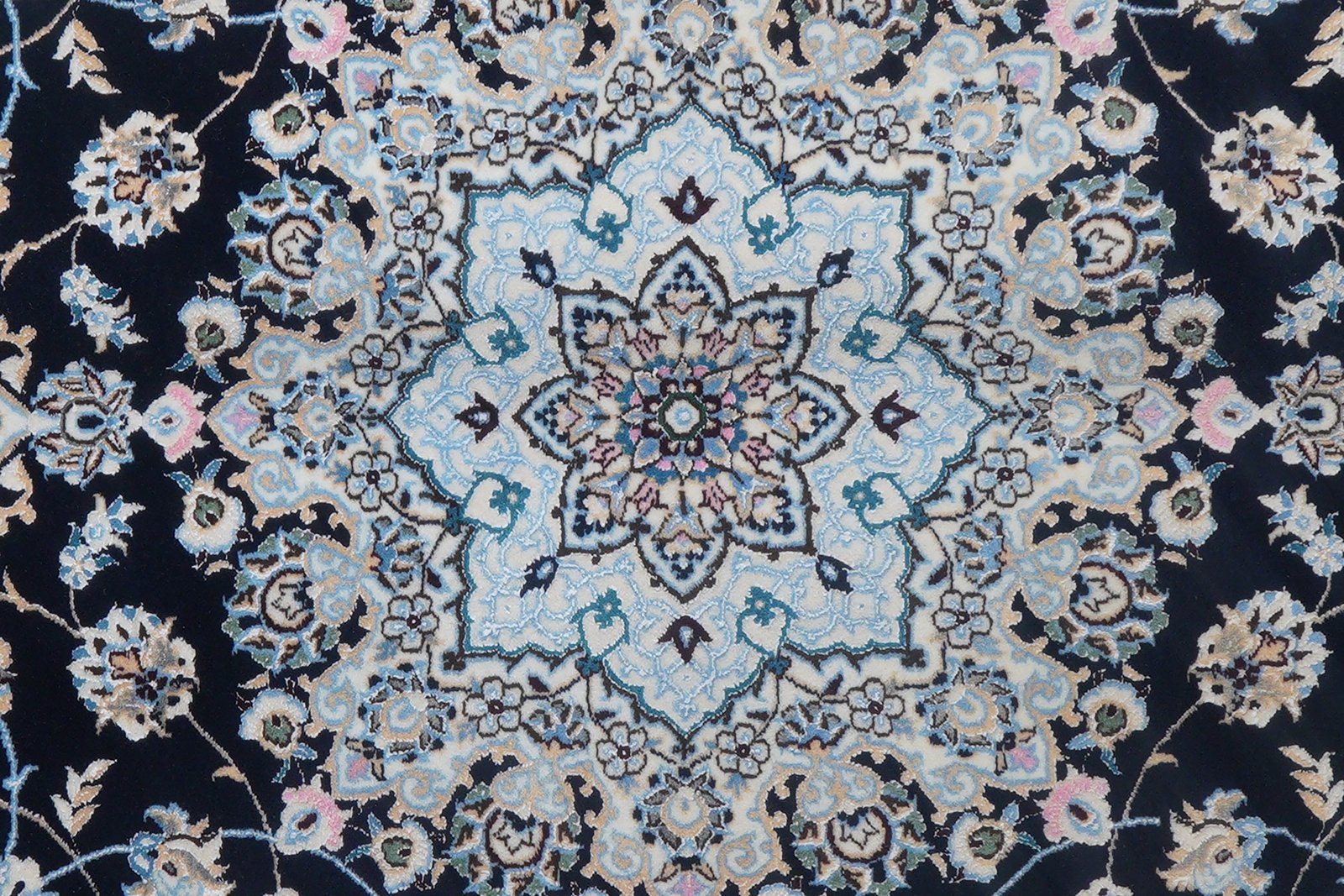 Nain 6La — Hand-knotted, 162x238 cm, Blue, 100% Virgin Wool | View 7