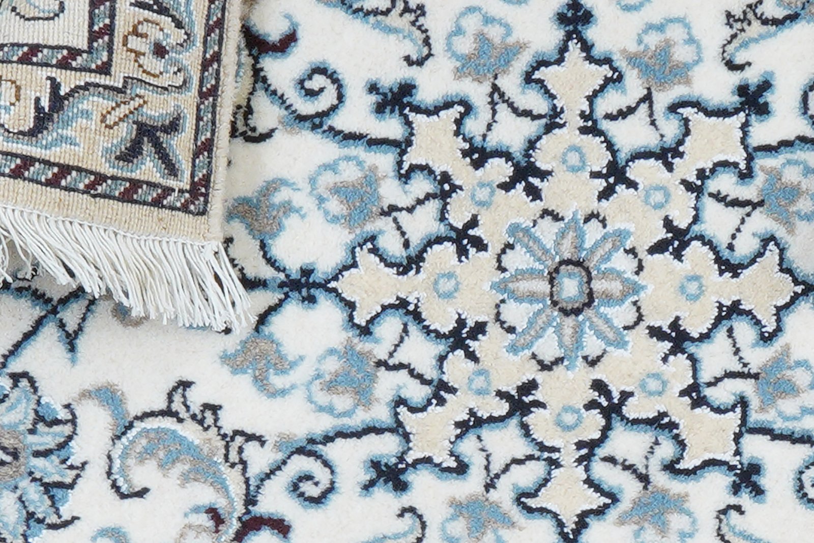 Nain 12La — Hand-knotted, 58x87 cm, Beige, 100% Virgin Wool | View 7