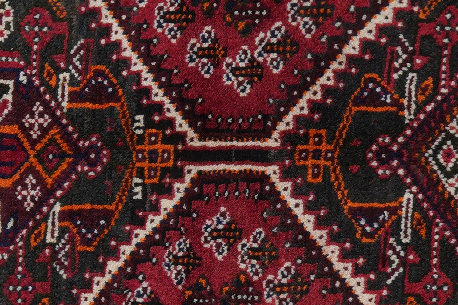 Shiraz — Hand-knotted, 106x157 cm, Red, 100% Virgin Wool | View 7