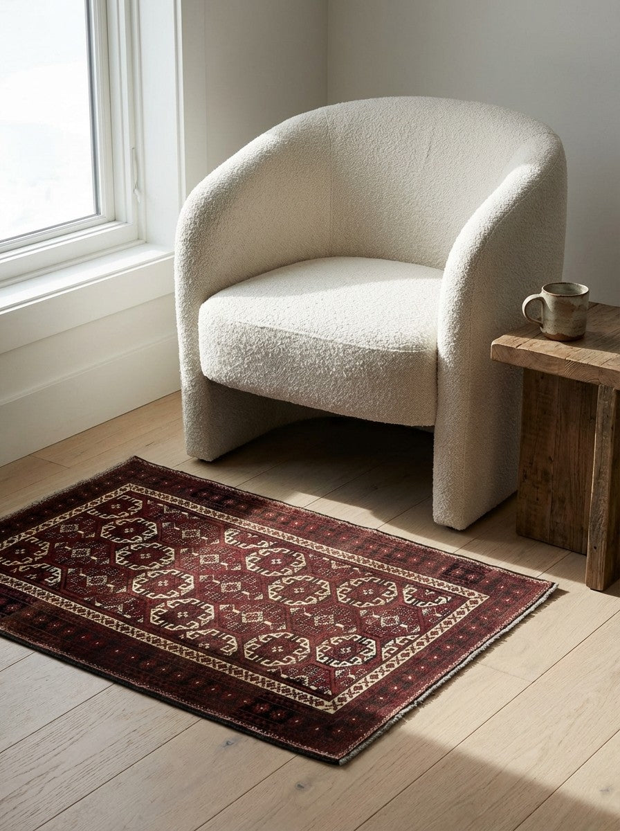 Heritage Atra — Hand-knotted, 93x178 cm, Brown, 100% Virgin Wool | Detail view