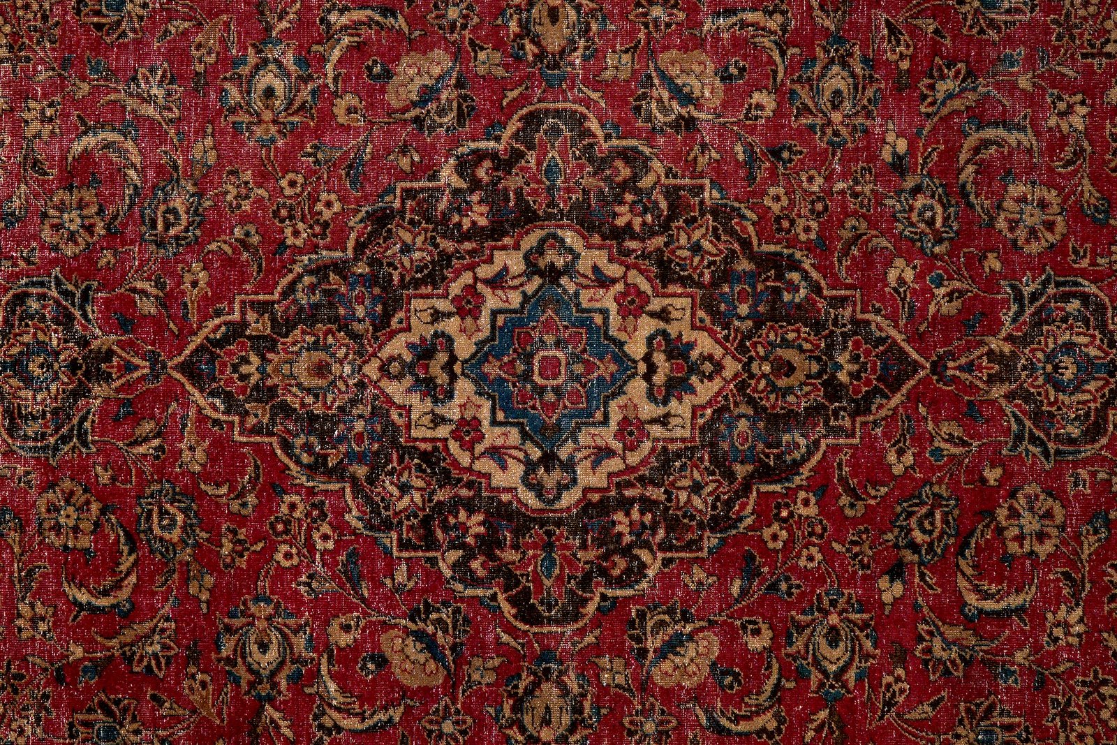 Heritage — Hand-knotted, 192x291 cm, Red, 100% Virgin Wool | View 6