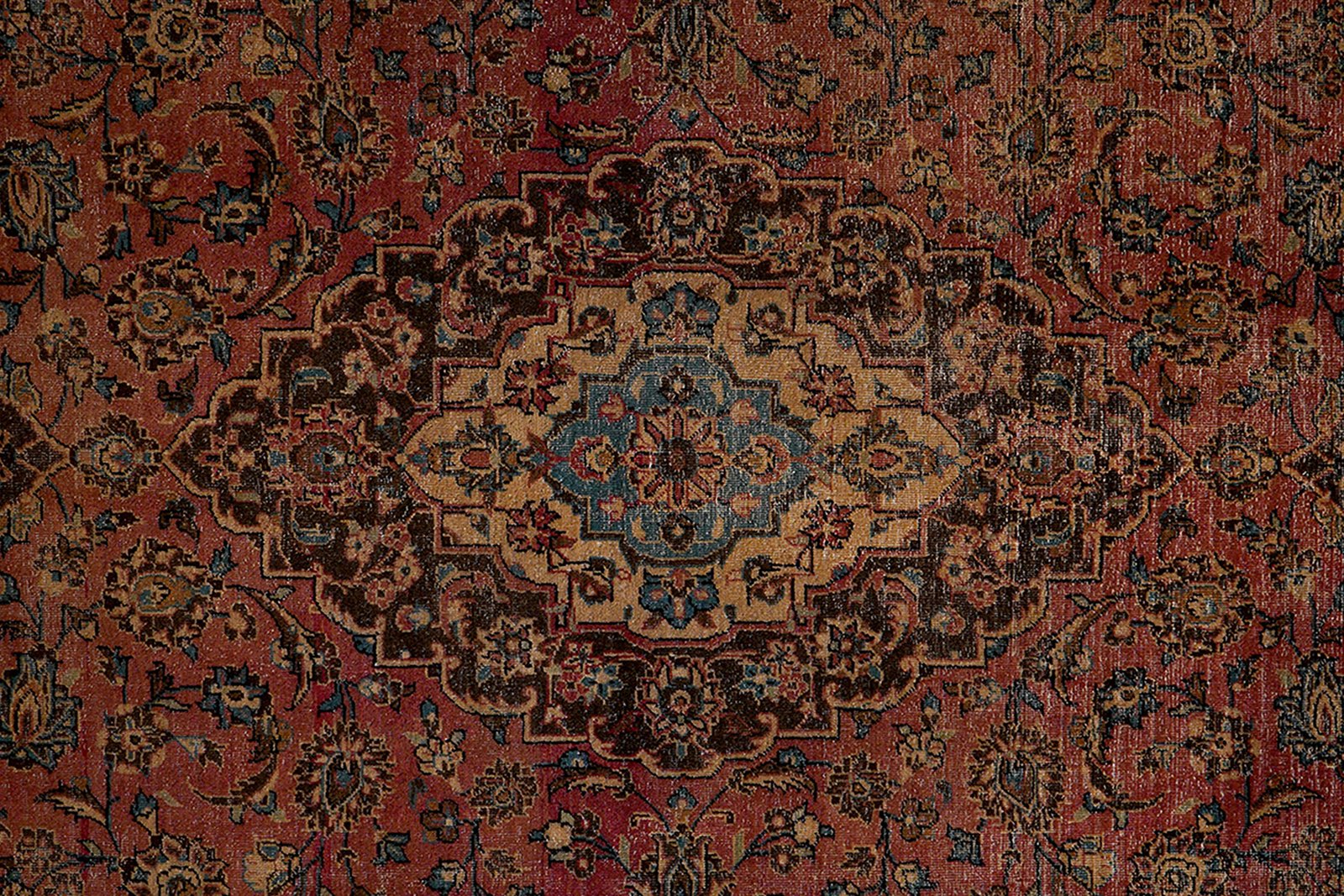Heritage — Hand-knotted, 199x303 cm, Red, 100% Virgin Wool | View 6