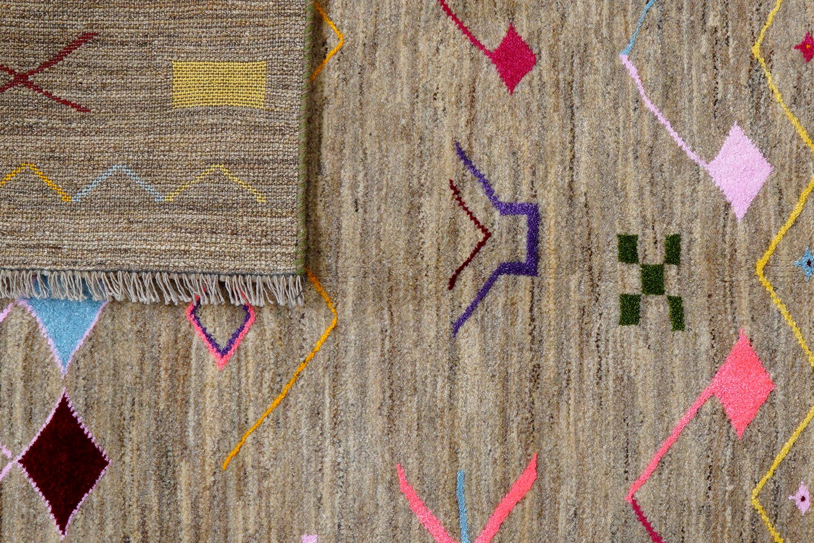 Gabbeh Basi — Hand-knotted, 150x198 cm, Grey, 100% Virgin Wool | View 7