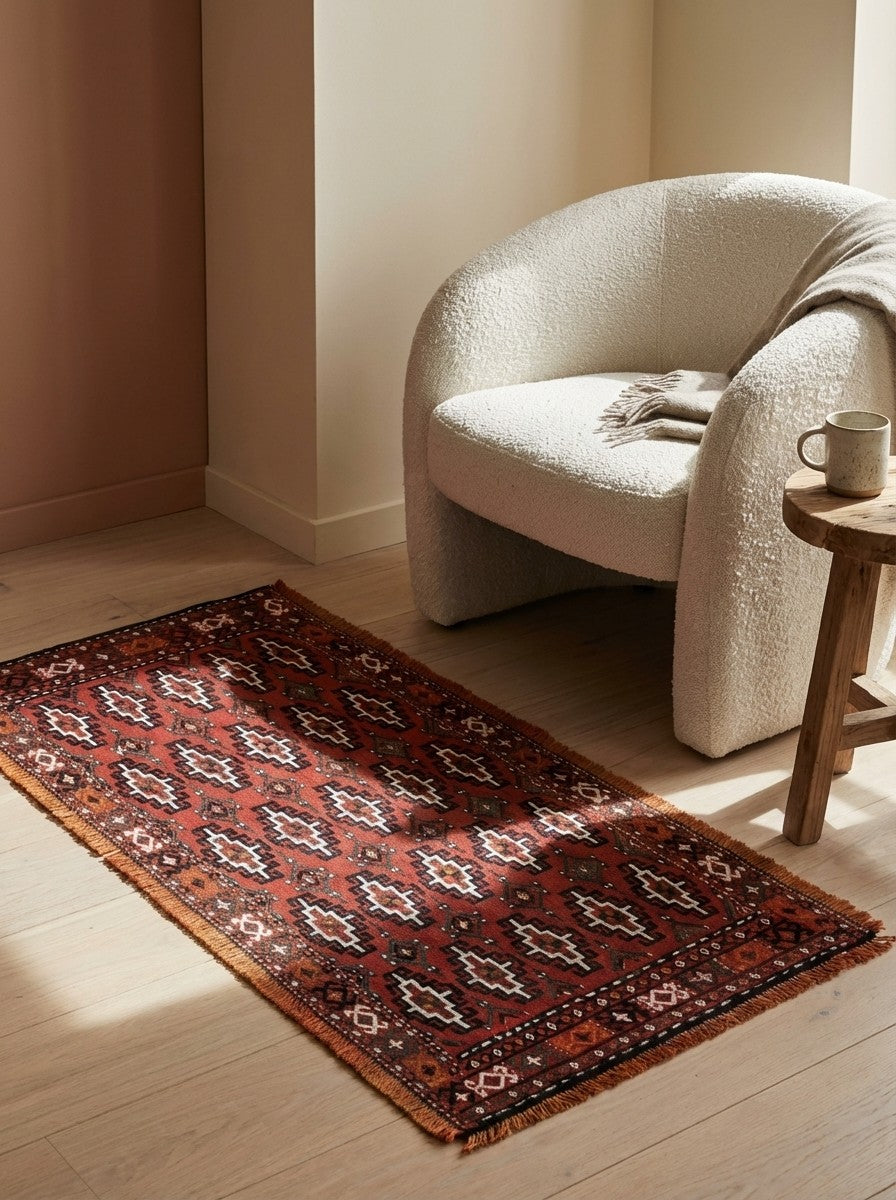 Kelim Turkman — Handmade, 119x51 cm, Red, 100% Virgin Wool | Detail view
