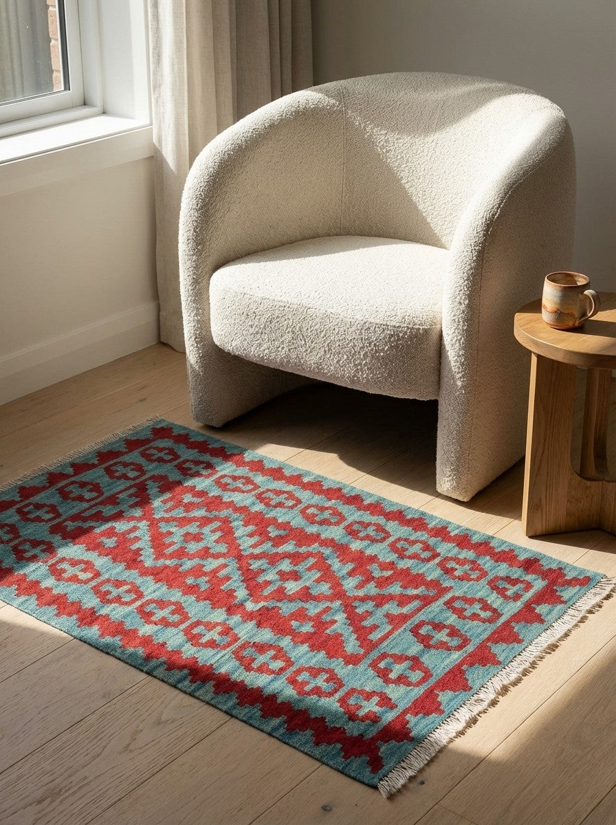 Kelim Gashgai — Handmade, 86x125 cm, Blue, 100% Virgin Wool | Detail view