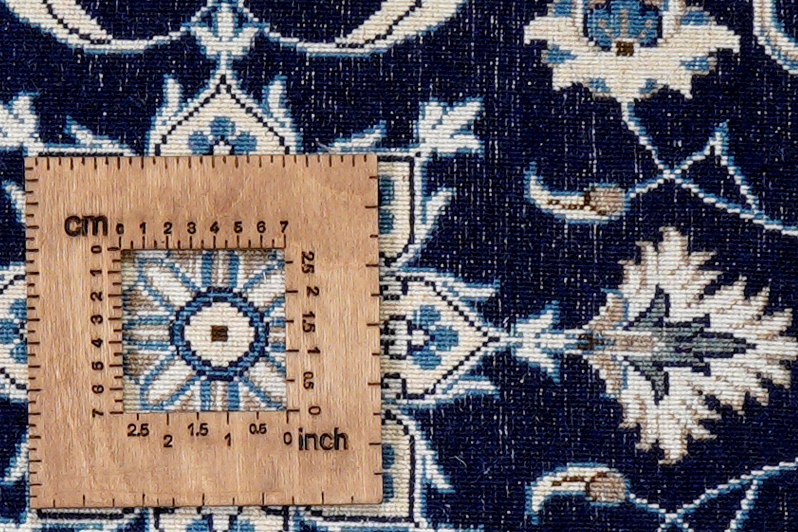 Nain 12La — Hand-knotted, 67x136 cm, Blue, 100% Virgin Wool | View 8