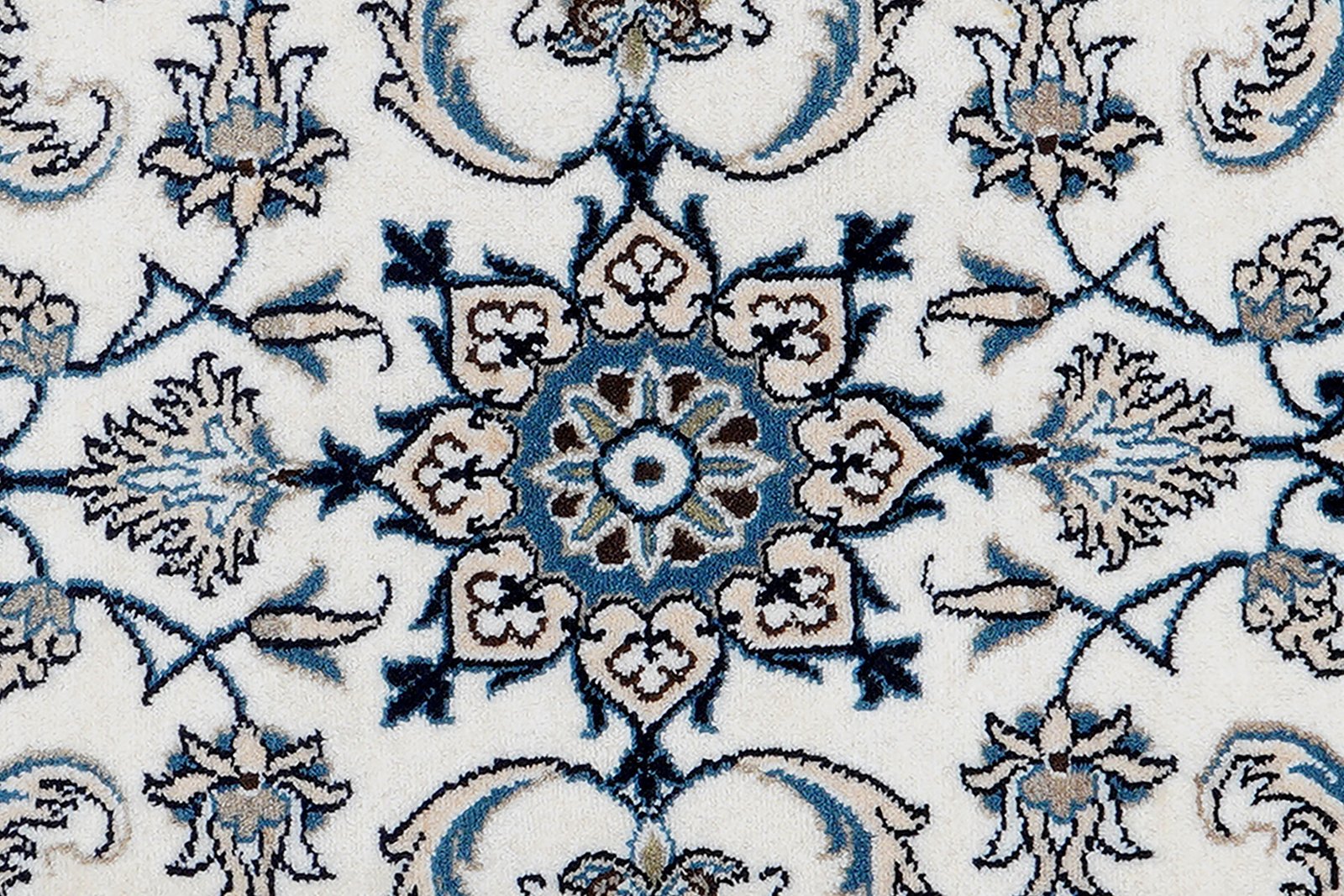 Nain 12La — Hand-knotted, 68x138 cm, Beige, 100% Virgin Wool | View 6