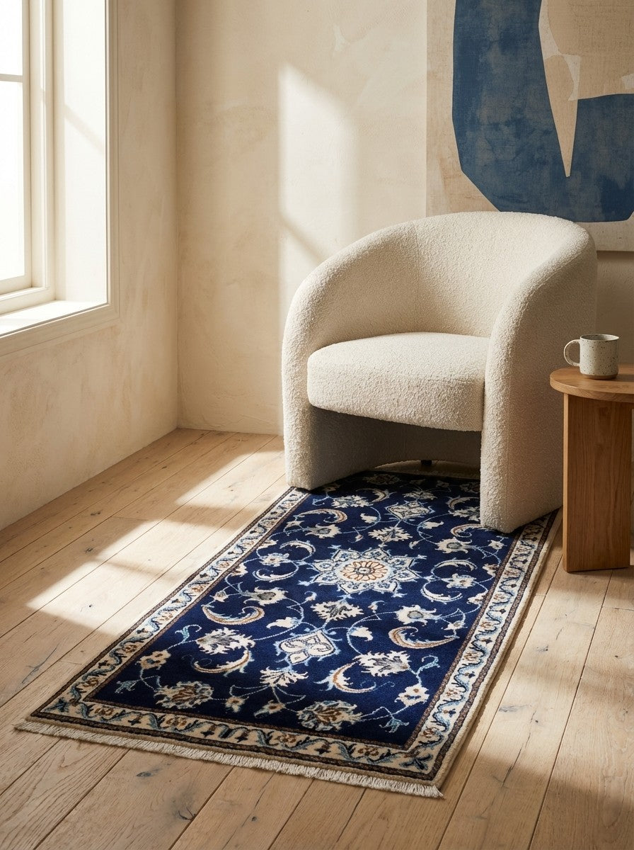 Nain 12La — Hand-knotted, 68x140 cm, Blue, 100% Virgin Wool | Detail view