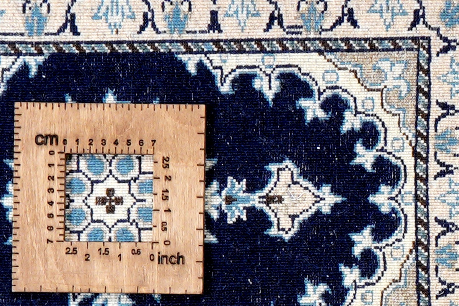 Nain 12La — Hand-knotted, 39x60 cm, Blue, 100% Virgin Wool | View 8