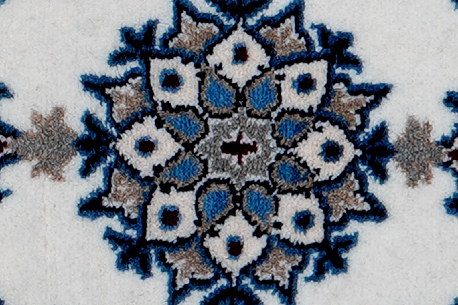 Nain 12La — Hand-knotted, 38x60 cm, Beige, 100% Virgin Wool | View 6