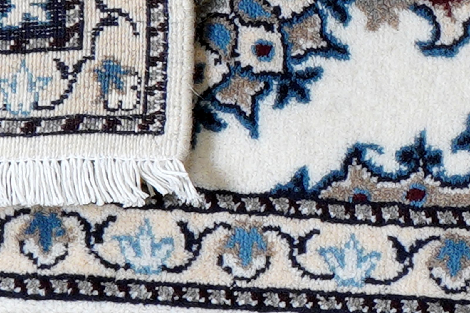 Nain 12La — Hand-knotted, 38x60 cm, Beige, 100% Virgin Wool | View 7