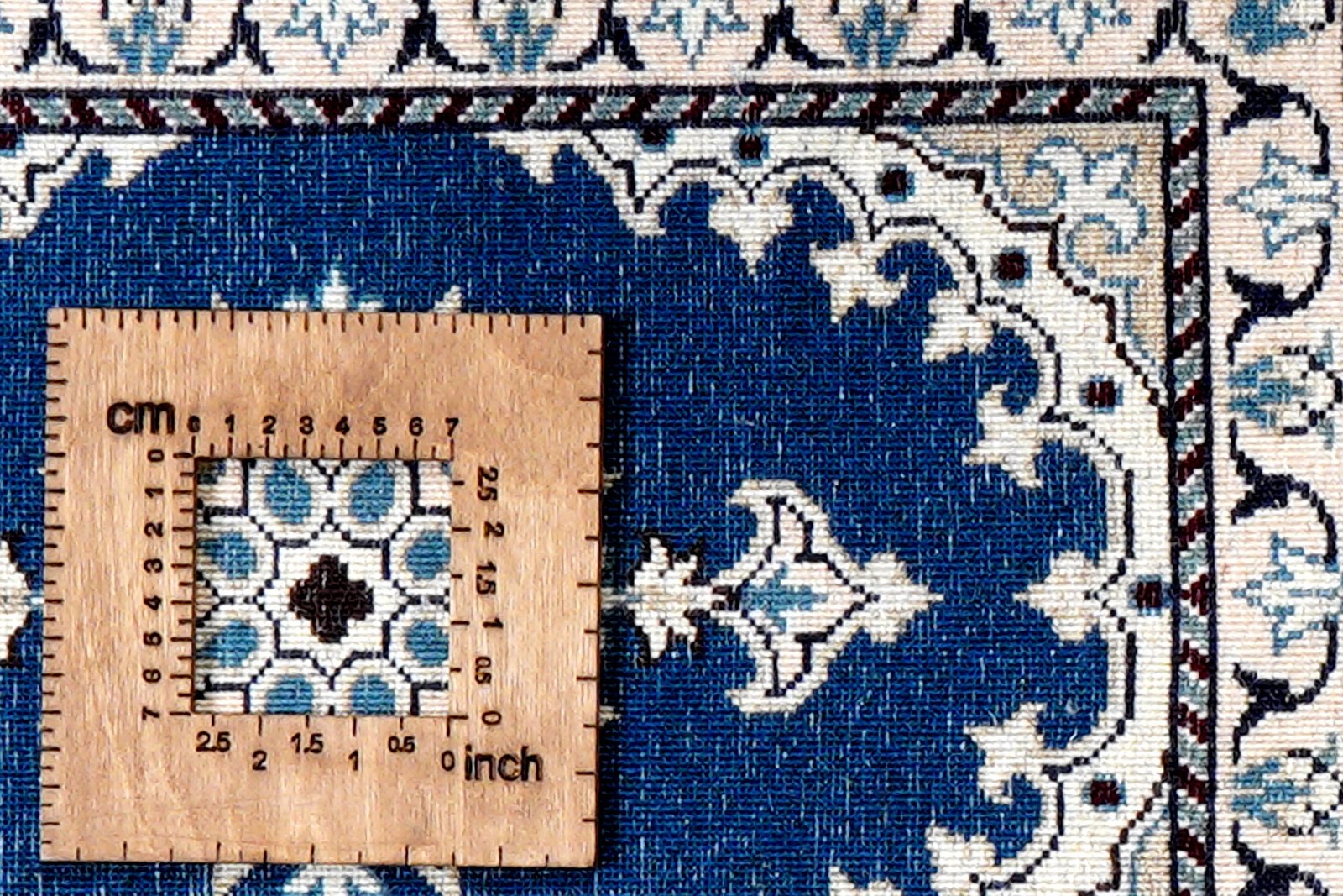 Nain 12La — Hand-knotted, 39x59 cm, Blue, 100% Virgin Wool | View 8