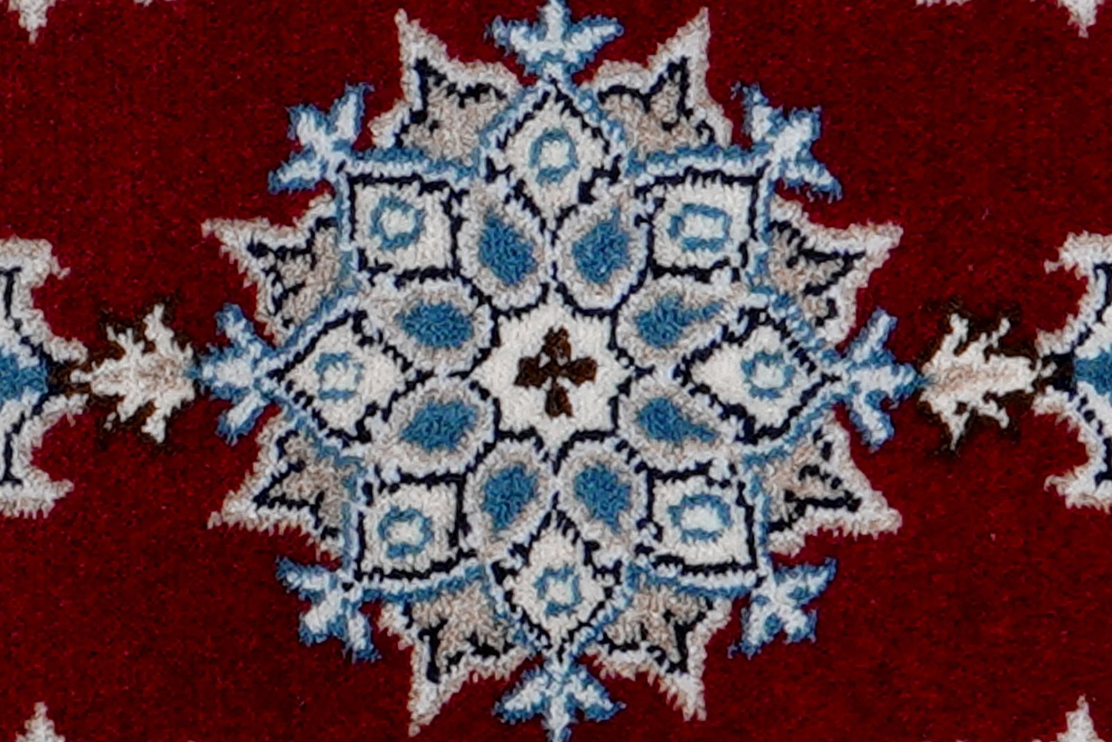 Nain 12La — Hand-knotted, 37x62 cm, Red, 100% Virgin Wool | View 6