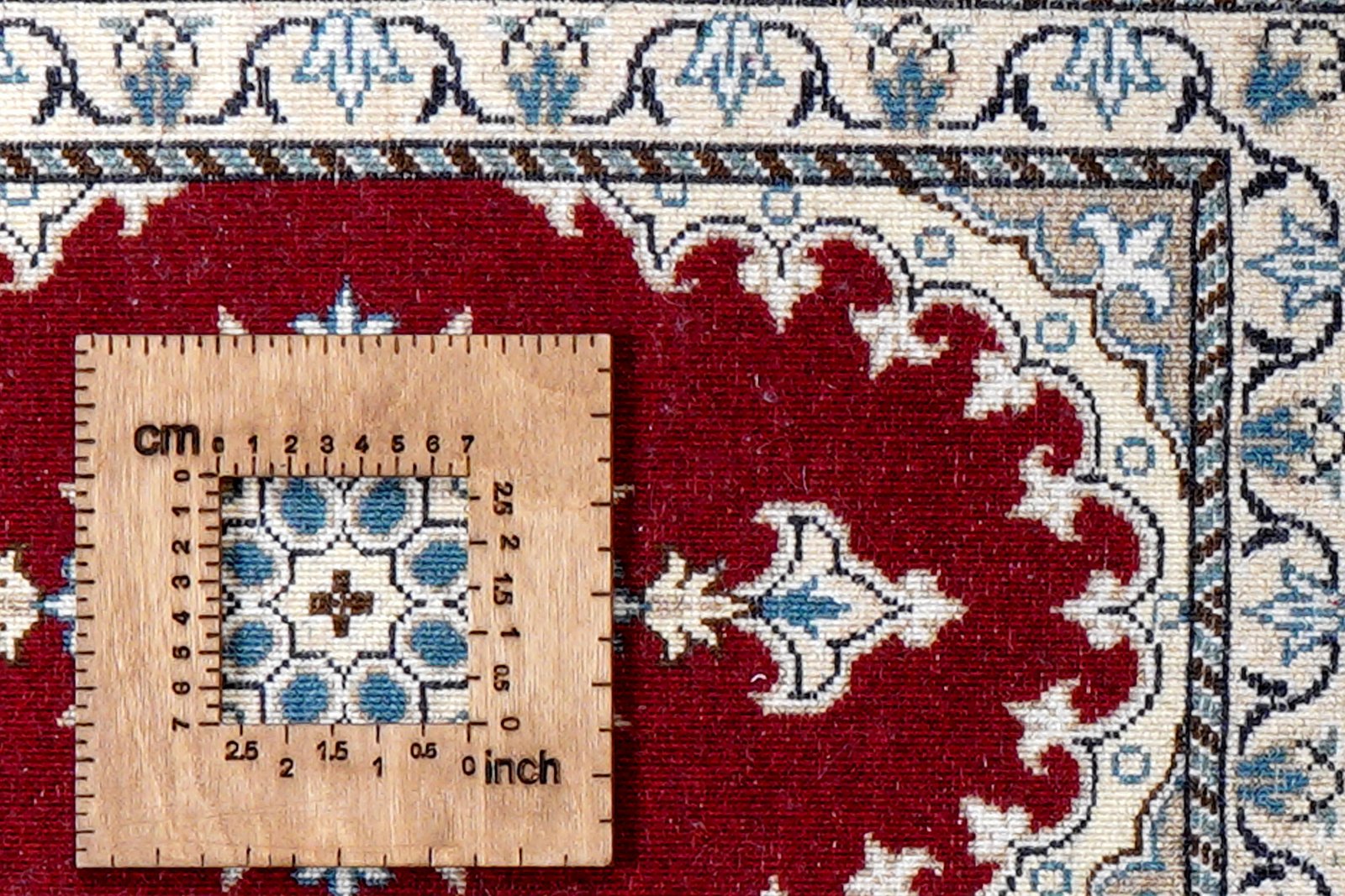 Nain 12La — Hand-knotted, 37x62 cm, Red, 100% Virgin Wool | View 8