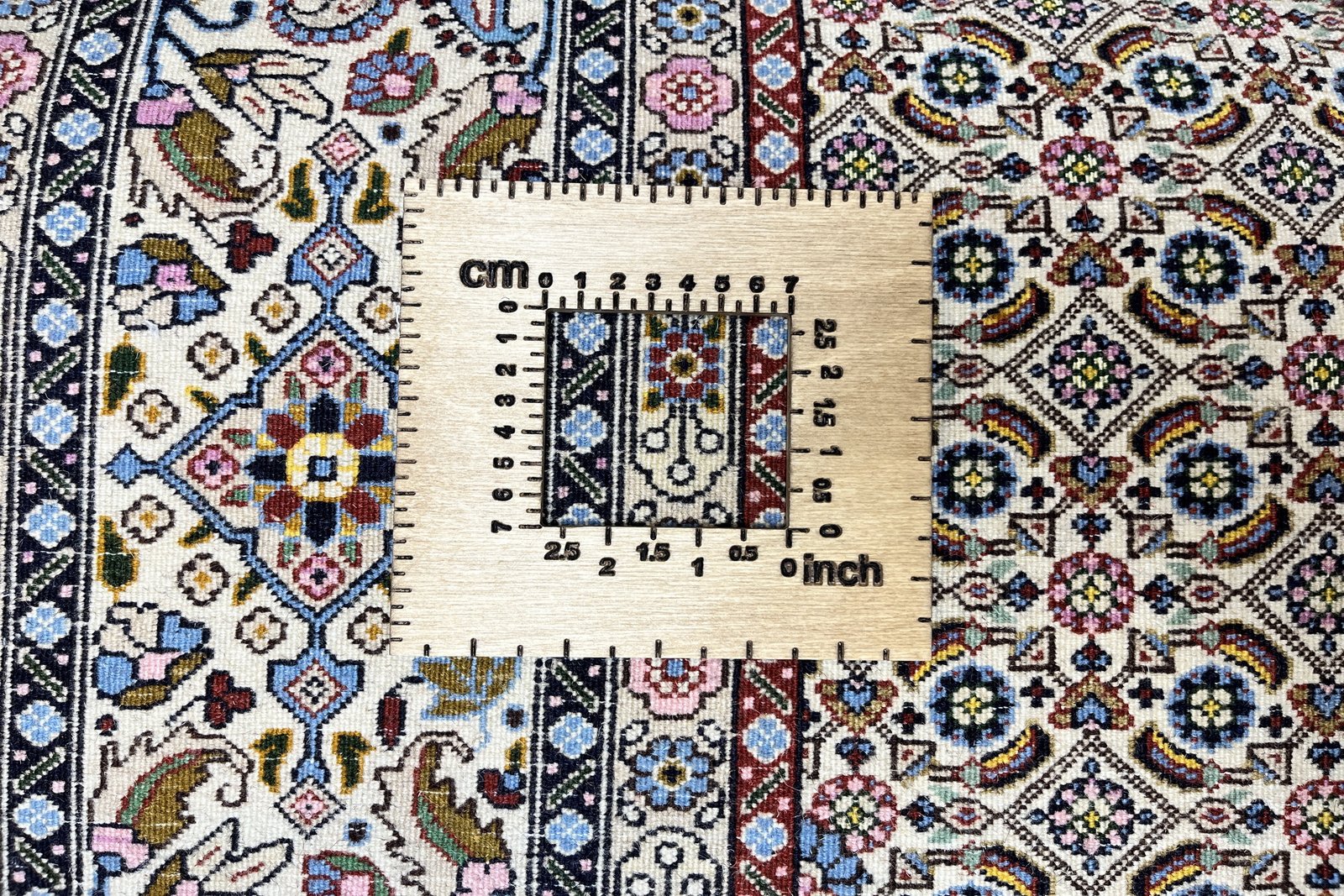 Moud Mahi — Hand-knotted, 143x193 cm, Beige, 100% Virgin Wool | View 11