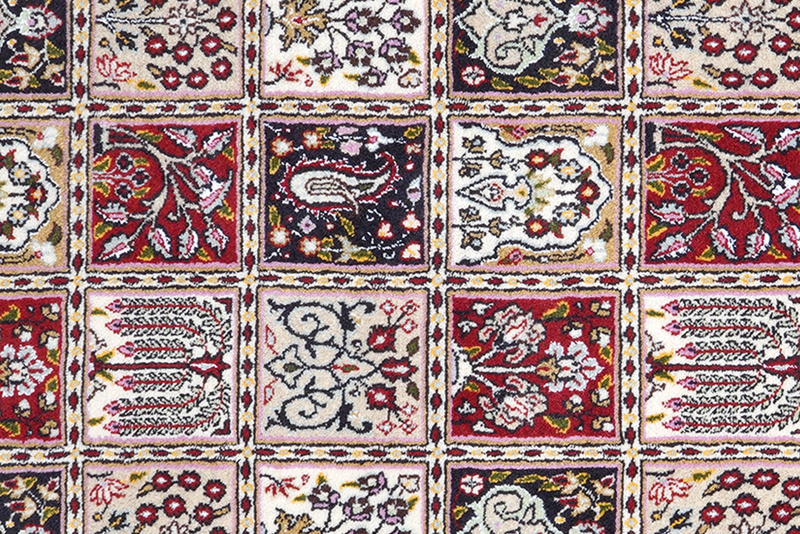 Moud Felder — Hand-knotted, 143x201 cm, Multicolor, 100% Virgin Wool | View 6