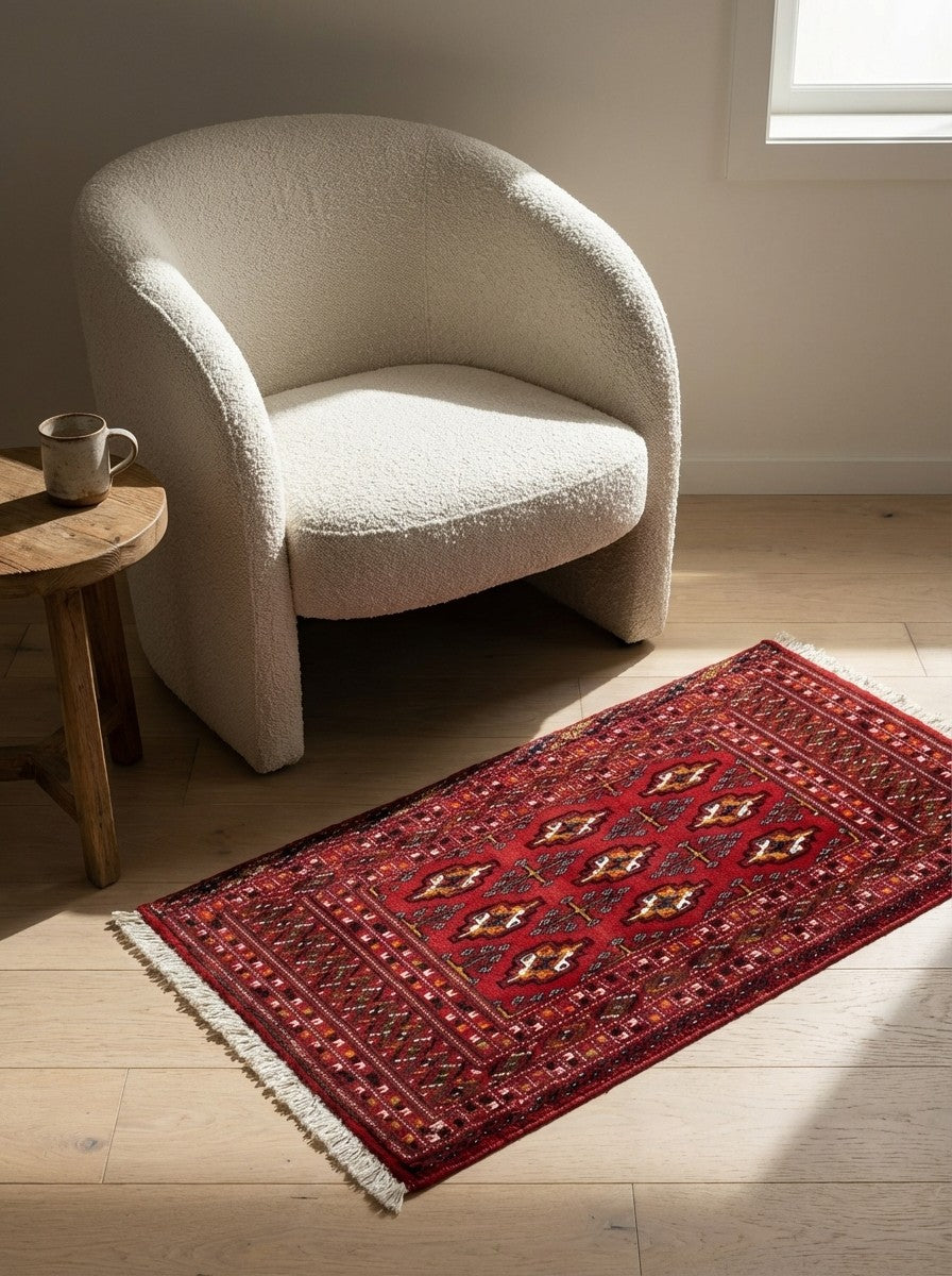 Turkman — Hand-knotted, 85x42 cm, Red, 100% Virgin Wool | Detail view