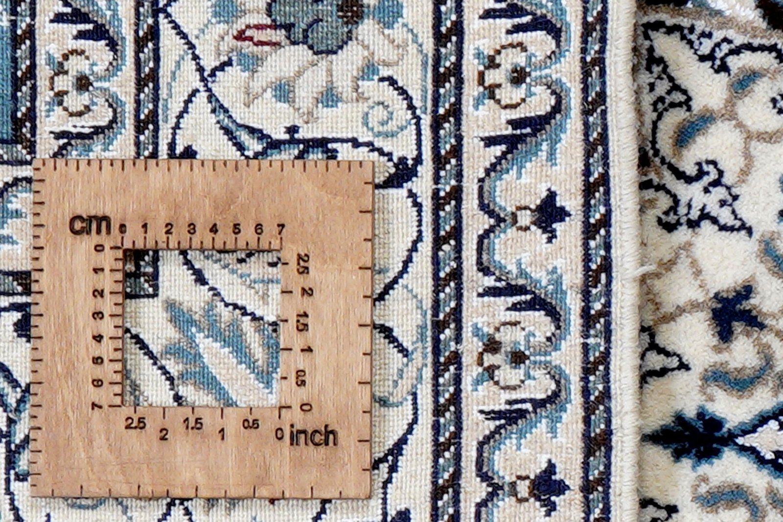Nain 12La — Hand-knotted, 164x233 cm, Blue, 100% Virgin Wool | View 8
